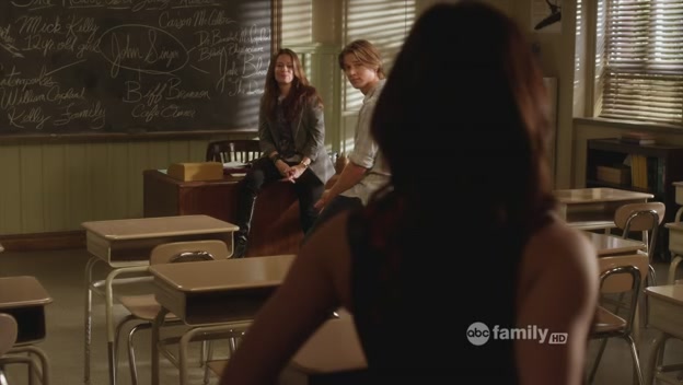 Charmed-Online-dot-net_PrettyLittleLiars-207SurfaceTension0243.jpg