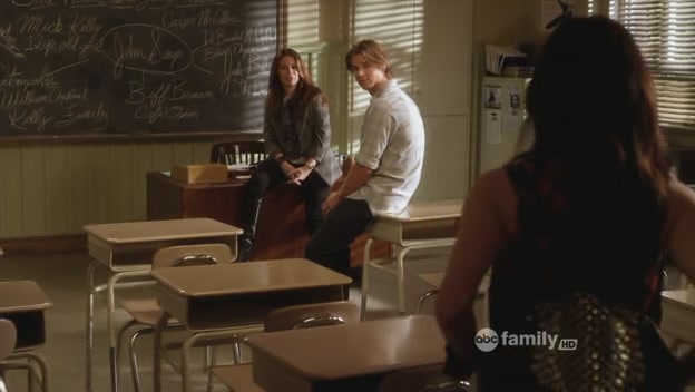 Charmed-Online-dot-net_PrettyLittleLiars-207SurfaceTension0244.jpg
