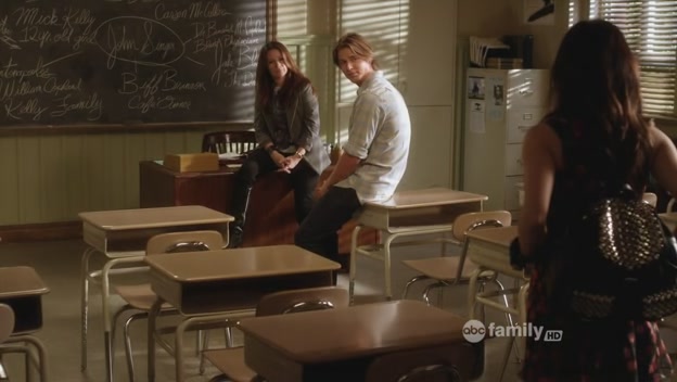 Charmed-Online-dot-net_PrettyLittleLiars-207SurfaceTension0246.jpg
