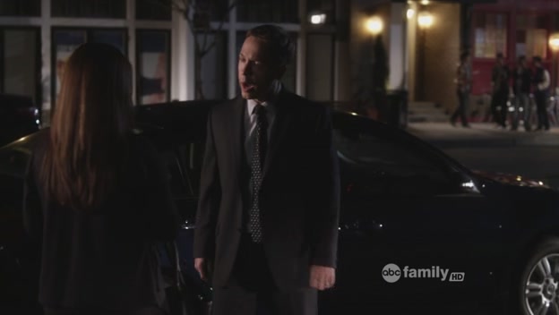 Charmed-Online-dot-net_PrettyLittleLiars-207SurfaceTension0713.jpg