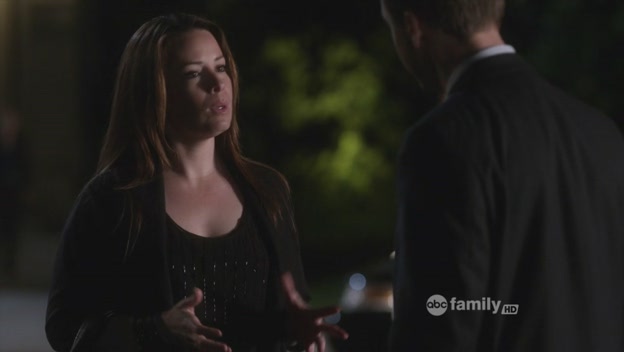 Charmed-Online-dot-net_PrettyLittleLiars-207SurfaceTension0719.jpg