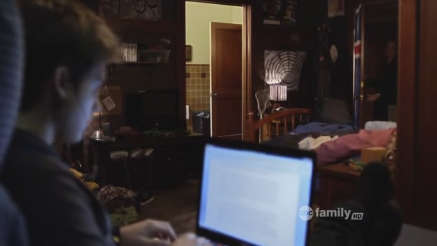 Charmed-Online-dot-net_PrettyLittleLiars-208SaveTheDate1505.jpg