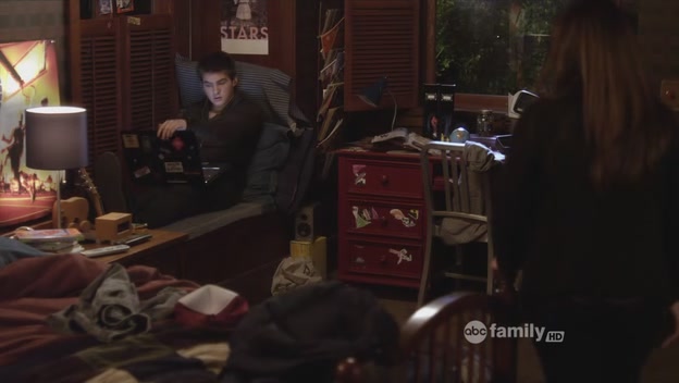 Charmed-Online-dot-net_PrettyLittleLiars-208SaveTheDate1509.jpg