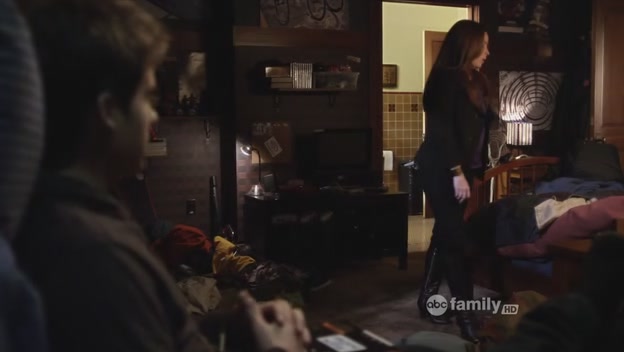 Charmed-Online-dot-net_PrettyLittleLiars-208SaveTheDate1515.jpg