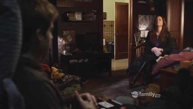 Charmed-Online-dot-net_PrettyLittleLiars-208SaveTheDate1519.jpg