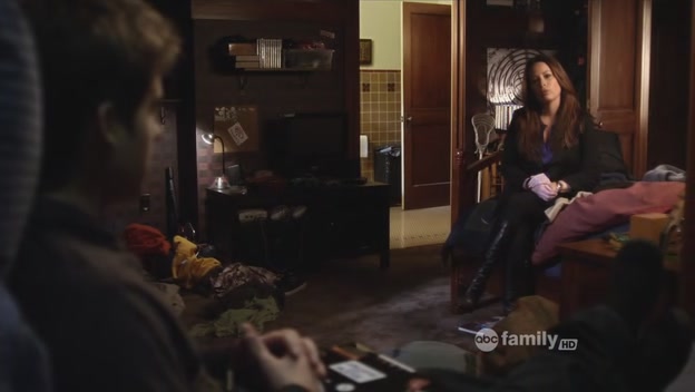 Charmed-Online-dot-net_PrettyLittleLiars-208SaveTheDate1520.jpg