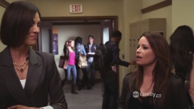 Charmed-Online_dot_net-PrettyLittleLiars-210TouchedByAnANgel0400.jpg