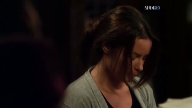 Charmed-Online_dot_net-PrettyLittleLiars-211IMustConfess0125.jpg