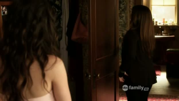 Charmed-Online_dot_net-PrettyLittleLiars-212OverMyDead_Body00031.jpg