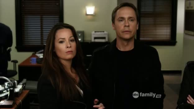 Charmed-Online_dot_net-PrettyLittleLiars-212OverMyDead_Body00044.jpg