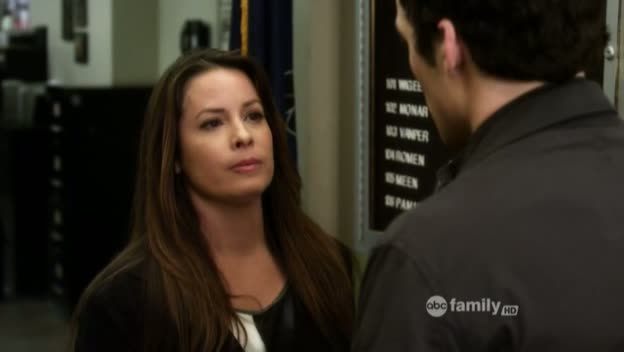 Charmed-Online_dot_net-PrettyLittleLiars-212OverMyDead_Body00057.jpg