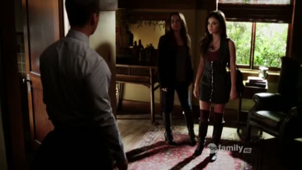 Charmed-Online_dot_net-PrettyLittleLiars-215AHotPieceOfA00004.jpg