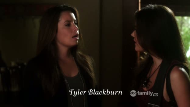 Charmed-Online_dot_net-PrettyLittleLiars-215AHotPieceOfA00006.jpg