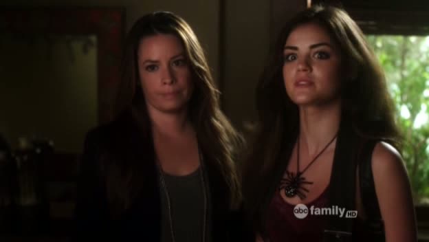 Charmed-Online_dot_net-PrettyLittleLiars-215AHotPieceOfA00009.jpg