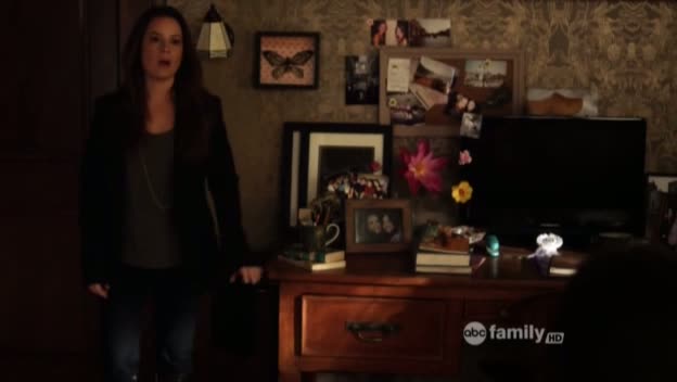 Charmed-Online_dot_net-PrettyLittleLiars-215AHotPieceOfA00032.jpg