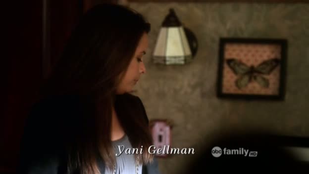 Charmed-Online_dot_net-PrettyLittleLiars-215AHotPieceOfA00035.jpg