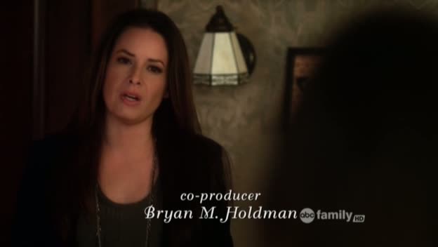 Charmed-Online_dot_net-PrettyLittleLiars-215AHotPieceOfA00038.jpg