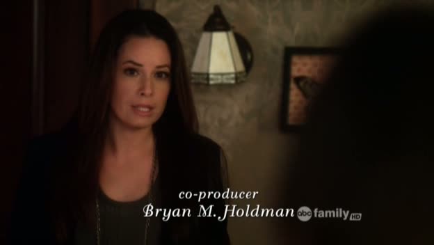 Charmed-Online_dot_net-PrettyLittleLiars-215AHotPieceOfA00039.jpg