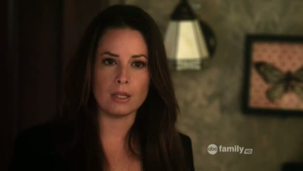 Charmed-Online_dot_net-PrettyLittleLiars-215AHotPieceOfA00051.jpg