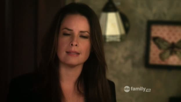Charmed-Online_dot_net-PrettyLittleLiars-215AHotPieceOfA00055.jpg