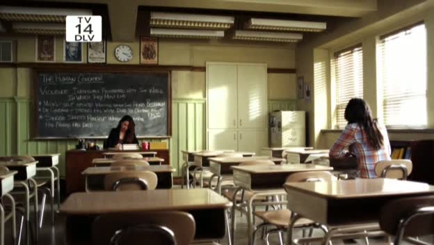 Charmed-Online_dot_net-PrettyLittleLiars-215AHotPieceOfA00071.jpg