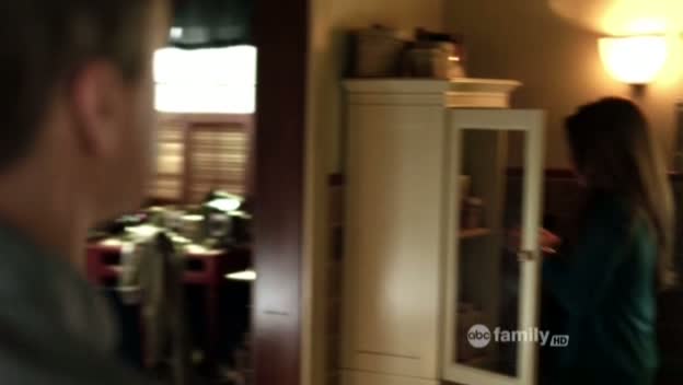 Charmed-Online_dot_net-PrettyLittleLiars-215AHotPieceOfA00119.jpg