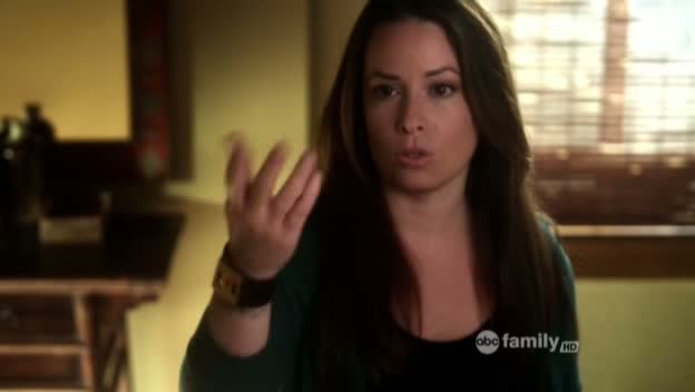 Charmed-Online_dot_net-PrettyLittleLiars-215AHotPieceOfA00142.jpg