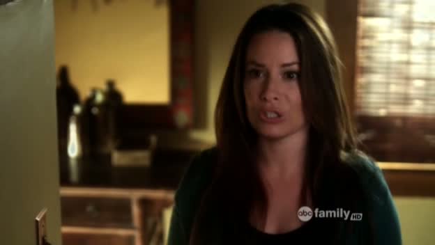 Charmed-Online_dot_net-PrettyLittleLiars-215AHotPieceOfA00146.jpg