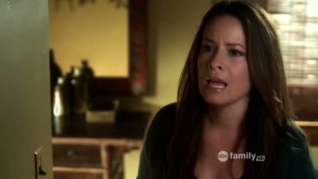 Charmed-Online_dot_net-PrettyLittleLiars-215AHotPieceOfA00153.jpg