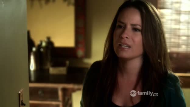 Charmed-Online_dot_net-PrettyLittleLiars-215AHotPieceOfA00156.jpg