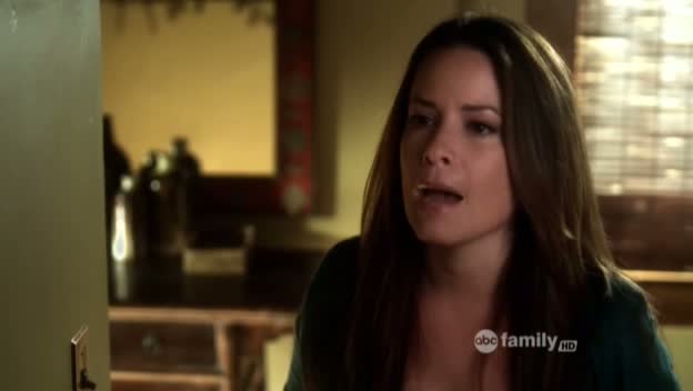 Charmed-Online_dot_net-PrettyLittleLiars-215AHotPieceOfA00158.jpg