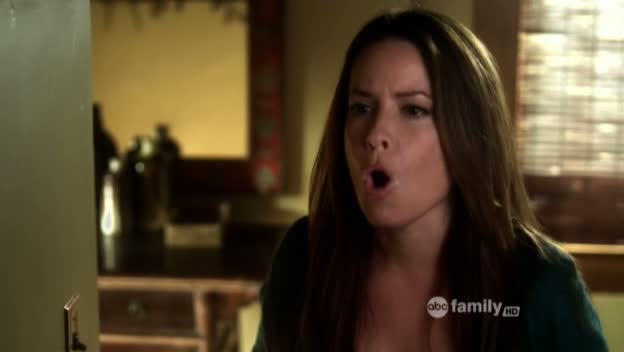 Charmed-Online_dot_net-PrettyLittleLiars-215AHotPieceOfA00160.jpg