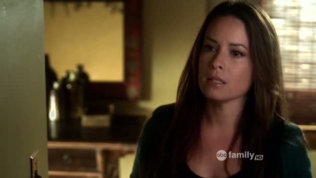 Charmed-Online_dot_net-PrettyLittleLiars-215AHotPieceOfA00175.jpg