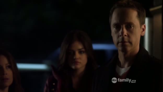 Charmed-Online_dot_net-PrettyLittleLiars-215AHotPieceOfA00192.jpg