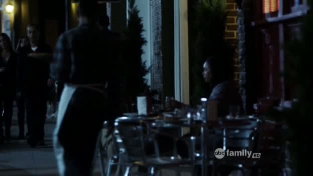 Charmed-Online_dot_net-PrettyLittleLiars-215AHotPieceOfA00202.jpg