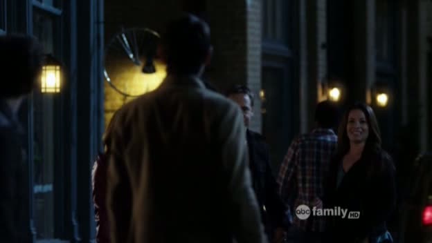 Charmed-Online_dot_net-PrettyLittleLiars-215AHotPieceOfA00219.jpg