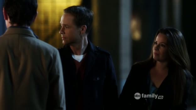 Charmed-Online_dot_net-PrettyLittleLiars-215AHotPieceOfA00225.jpg