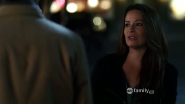 Charmed-Online_dot_net-PrettyLittleLiars-215AHotPieceOfA00230.jpg