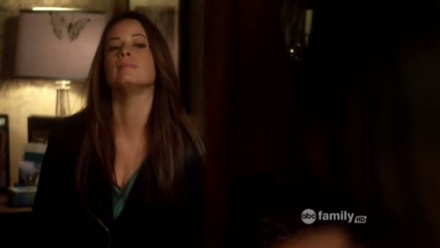Charmed-Online_dot_net-PrettyLittleLiars-215AHotPieceOfA00249.jpg