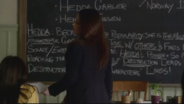 Charmed-Online_dot_net-PrettyLittleLiars-3x02BloodIsTheNewBlack1622.jpg