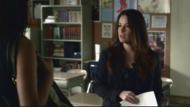 Charmed-Online_dot_net-PrettyLittleLiars-3x02BloodIsTheNewBlack1804.jpg