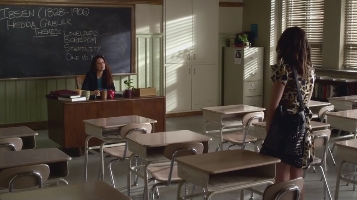 Charmed-Online_dot_net-PrettyLittleLiars-304BirdsOfAFeather0229.jpg