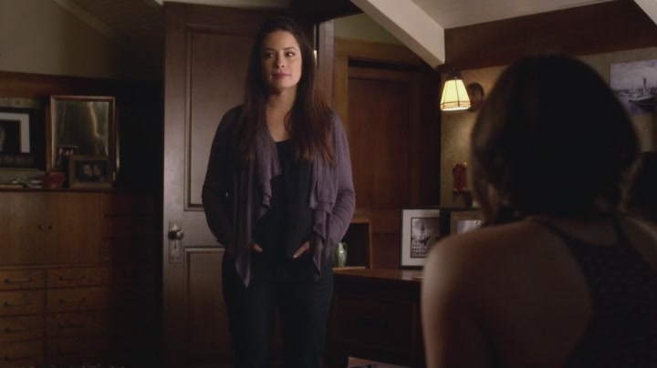 Charmed-Online_dot_net-PrettyLittleLiars-304BirdsOfAFeather2087.jpg