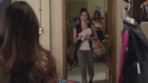 Charmed-Online_dot_net-PrettyLittleLiars-307Crazy0295.jpg