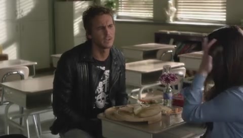 Charmed-Online-dot-net_PrettyLittleLiars-3x10WhatLiesBeneath0445.jpg