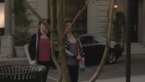 Charmed-Online-dot-net_PrettyLittleLiars-3x10WhatLiesBeneath1513.jpg