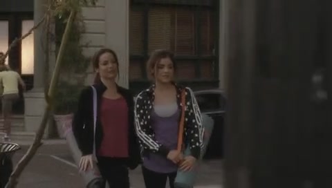 Charmed-Online-dot-net_PrettyLittleLiars-3x10WhatLiesBeneath1515.jpg