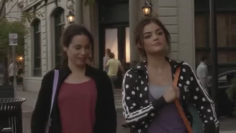 Charmed-Online-dot-net_PrettyLittleLiars-3x10WhatLiesBeneath1519.jpg