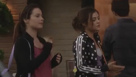 Charmed-Online-dot-net_PrettyLittleLiars-3x10WhatLiesBeneath1529.jpg