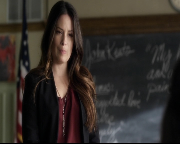 LucyHale-dot-nl_PrettyLittleLiars-3x20HotWater0722.jpg
